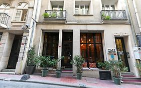 No11 Hotel & Apartments